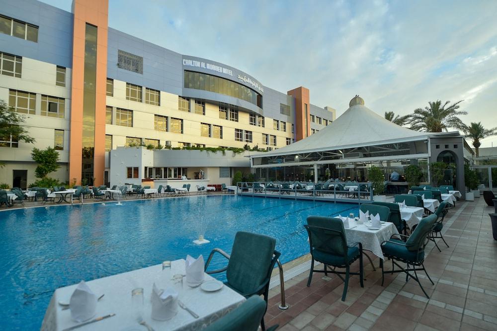 Carlton Al Moaibed Hotel Dammam Exterior foto The swimming pool at the hotel