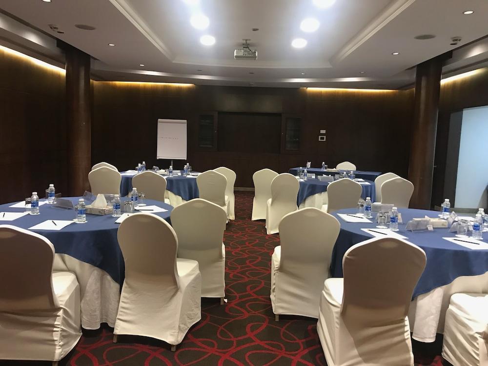 Carlton Al Moaibed Hotel Dammam Exterior foto Meeting room